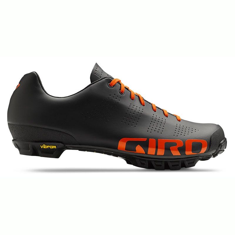 scarpe ciclismo con lacci