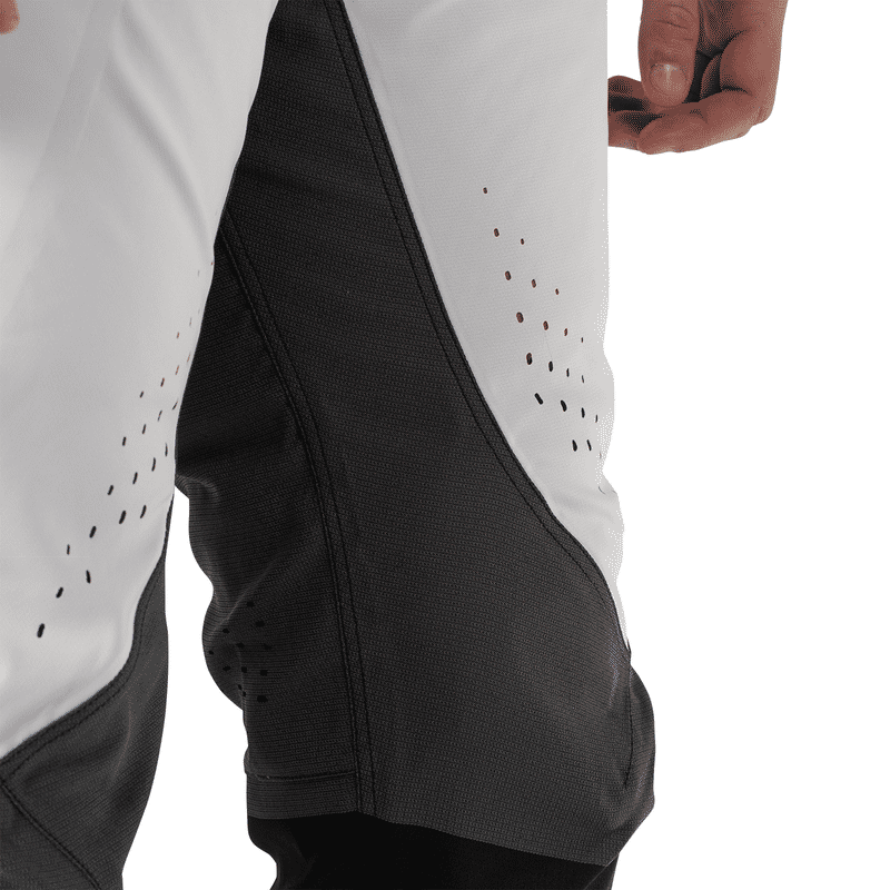 Pantalons VTT Gravity 5.0 ergonomiques développés avec les pilotes professionnels de Pivot Factory Racing