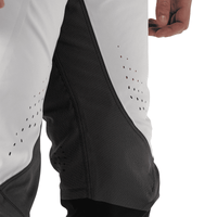 Pantalons VTT Gravity 5.0 ergonomiques développés avec les pilotes professionnels de Pivot Factory Racing