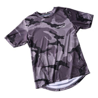 Sweter z frędzlami od Troya Lee