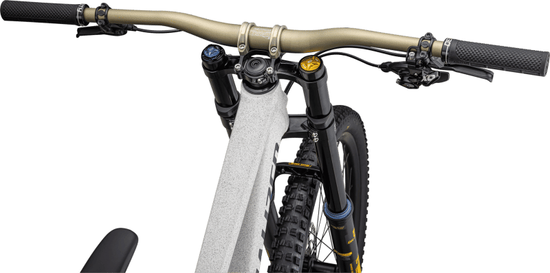 SPECJALISTYCZNY MOTOCYKL WYŚCIGOWY DEMO