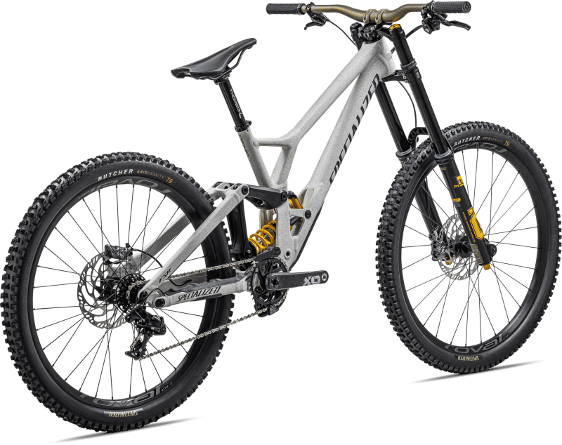 SPECJALISTYCZNY MOTOCYKL WYŚCIGOWY DEMO